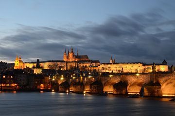 Castle of Prague in the evening von jaap van der kooij