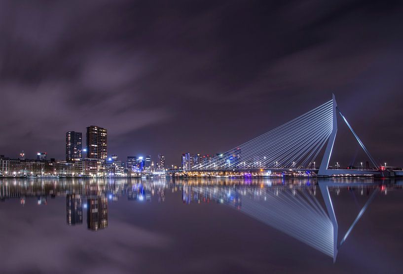 Erasmus brug by night Rotterdam van Alfred Benjamins