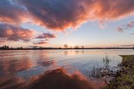 Zonsondergang boven de Rijn van Hans Hoekstra thumbnail