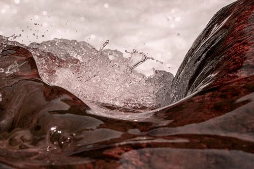 Vloeibare Magie in het rode Water