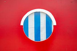 Fenster in einem Texeler Strandhaus von Ron van der Stappen