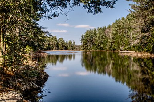 Unverbaubare Aussicht über einen See in Kanada