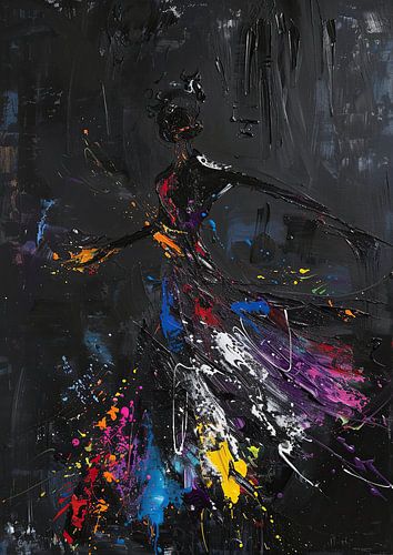 Femme avec une robe colorée et des éclaboussures