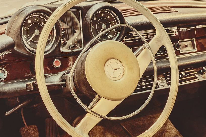 The Mercedes-Benz Pagode by Martin Bergsma