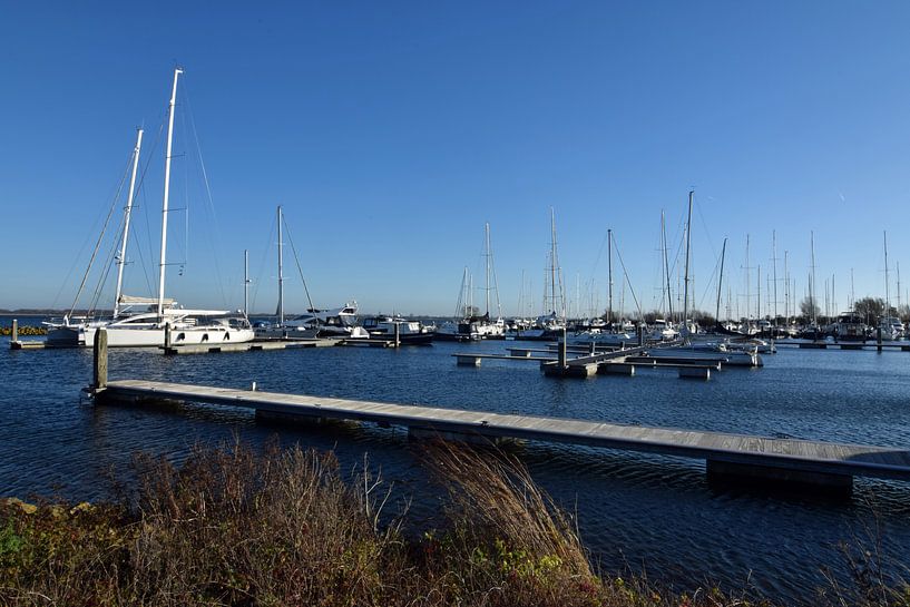 Marina Stellendam sur le Haringvliet dans la province de Zélande par Robin Verhoef