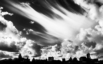 Wolkenlucht van Arjan Blok
