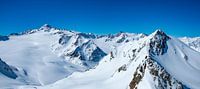 Ansicht über die schneebedeckten Tiroler Alpen in Österreich während eines schönen Wintertages von Sjoerd van der Wal Fotografie Miniaturansicht