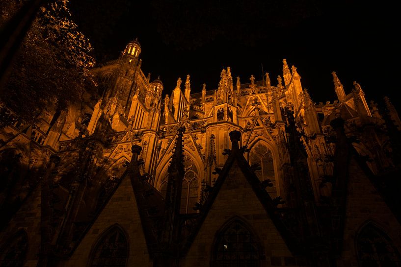 Kathedraal in avondlicht (1) van Theo Felten