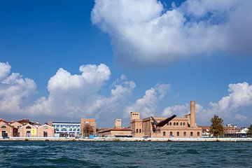 Uitzicht over het Canale della Giudecca naar Venetië, Italië van Rico Ködder