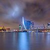 De skyline van Rotterdam tijdens de avond van Dennisart Fotografie