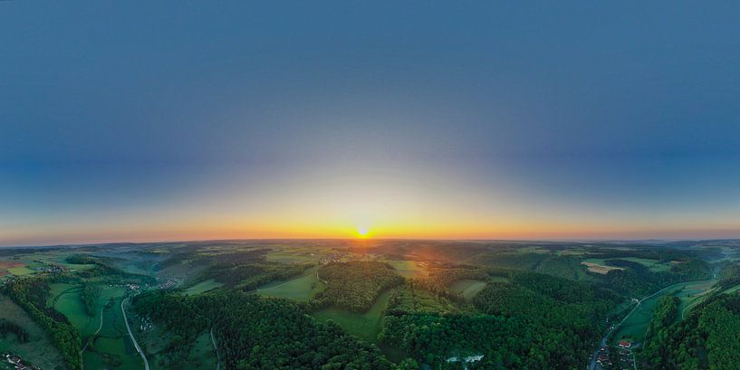 Zonsopgang Panorama over de Zwabische Alb in het grote Lautertal van Capture ME Drohnenfotografie