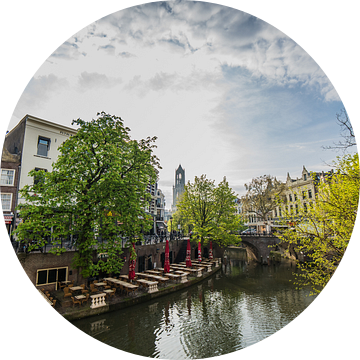 "Uitzicht over de Oude Gracht" en Dom in Utrecht van Kaj Hendriks