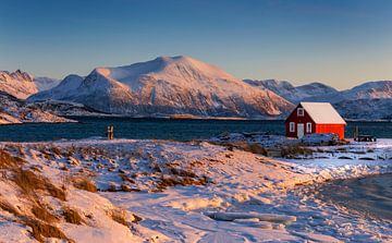 Winterlandschap met boothuis in Noorwegen