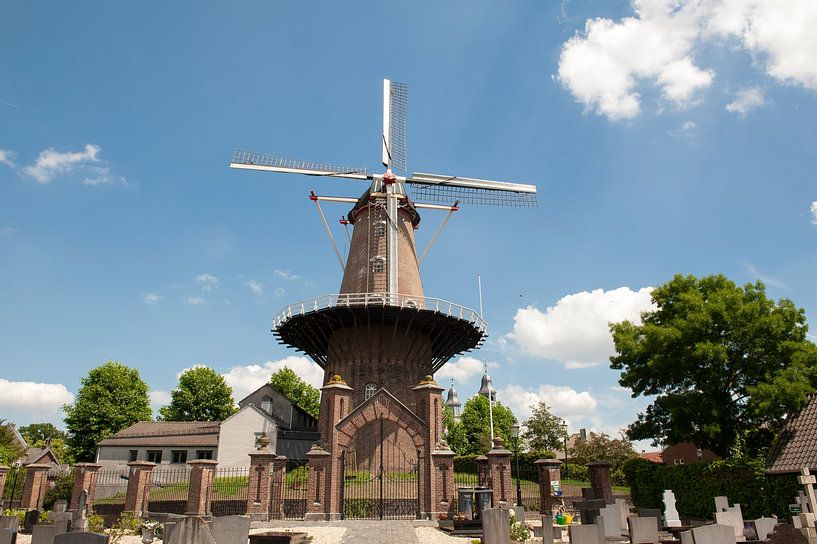De Nijverheid tower mill by Richard Wareham