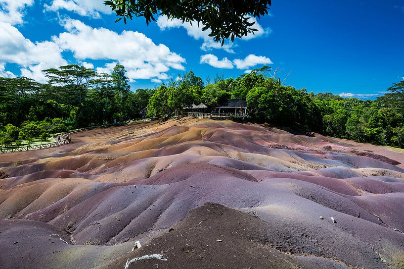 Seven Colored Earth, Mauritius, Afrika van Danny Leij