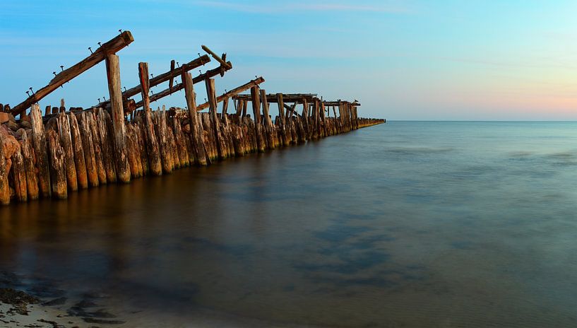Details of the vintage pier by Yevgen Belich