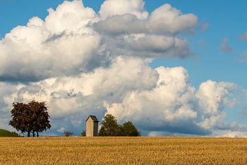Schöner Himmel in der luxemburgischen Landschaft von Caroline Pleysier