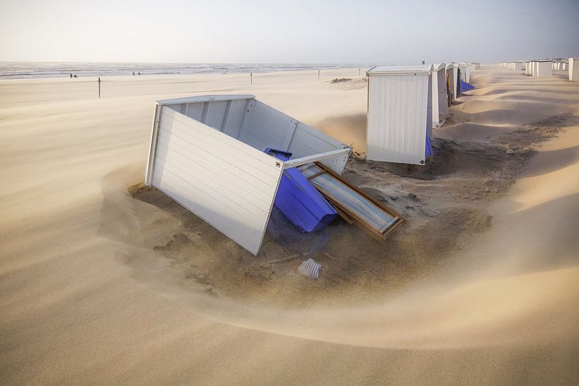 Storm on the beach of Katwijk by Dirk van Egmond