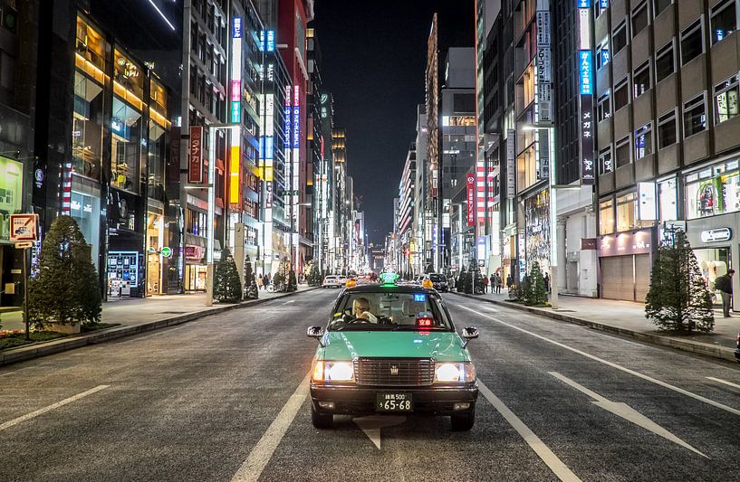 Tokyo straatbeeld  van Roel Beurskens