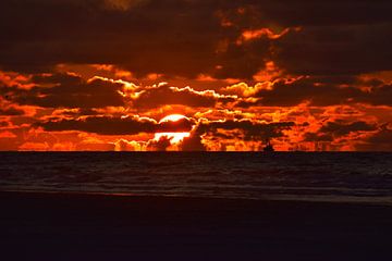 Sonnenuntergang auf Ameland von Loes Breur