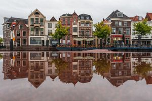 Leiden - Spiegeltje op de Turfmarkt - Liggend (0065) van Reezyard
