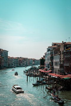 Venetiaanse Waterwegen: Een Betoverend Perspectief van Xander Broekhuizen