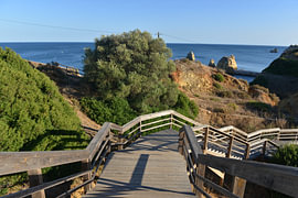 Het betoverende, ongerepte Praia do Pinhão in Lagos – Algarve