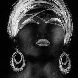 Portret van een Afrikaanse vrouw in zwart en wit. Handgeschilderd. van Ineke de Rijk