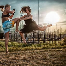 Kickboxer vs. Ballerina van Chau Nguyen