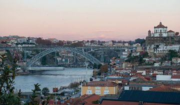 Porto bei Sonnenaufgang von Ellis Peeters