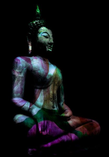 Bouddha assis en rose, violet et vert par Anouschka Hendriks