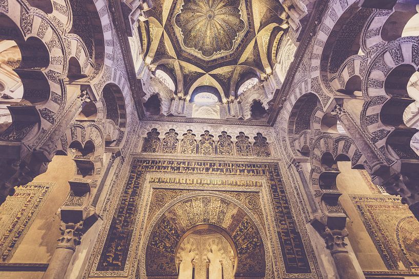 Die Mirabe der Mezquita in Cordoba, Spanien von Fotografiecor .nl