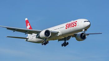Atterrissage du Boeing 777-300 de SWISS.