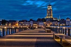 Skyline Deventer by night by Hans Brasz