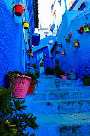 the bluest alley in Chefchouan (Morocco) by Inneke Heesakkers