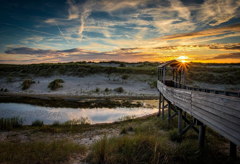Steiger met dak bij Camperduin van peterheinspictures
