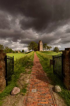 Église médiévale de Marsum (Église de Maurice) sous un ciel menaçant sur KB Design & Photography (Karen Brouwer)