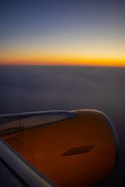 Sunset from the plane by zogorium