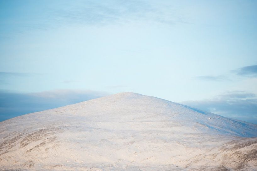 Besneeuwde bergtop van Jarno van Bussel