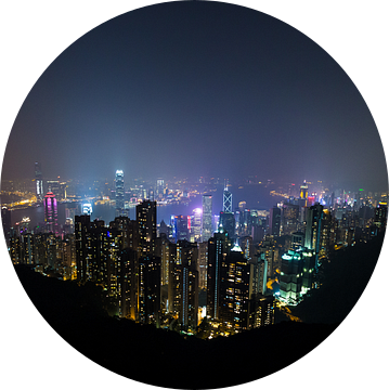 Hongkong Victoria Peak by Night van Inge van den Brande