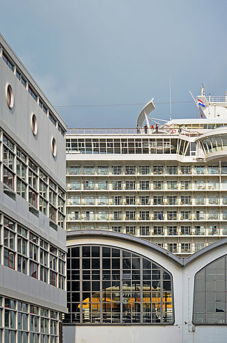 Three buildings, one boat, Wilhelminapier, Rotterdam
