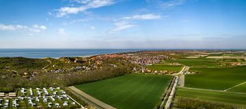 Dronebeeld van Zoutelande in de lente van Percy's fotografie