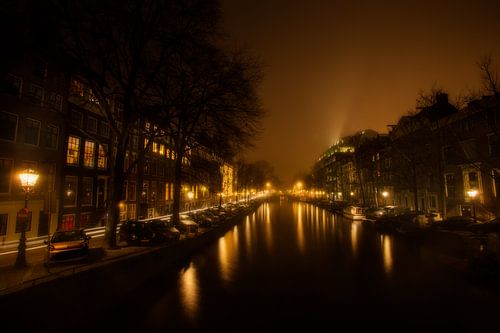 Amsterdamse grachten bij nacht