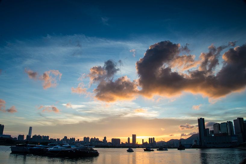 Hong Kong by Hello Pompoyo
