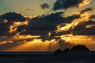 Sonnenuntergang mit Dünen auf der Insel Amrum van Rico Ködder thumbnail