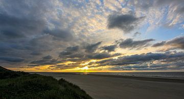 Texel zonsondergang van Peter van Weel
