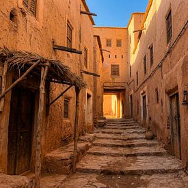 Smalle steeg in traditioneel woestijndorp van But First Framing