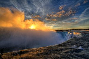 Sunrise @ Niagara Falls van Rene Ladenius Digital Art