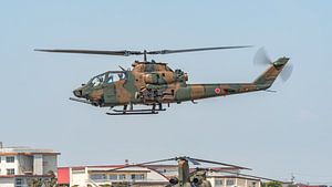 Japanischer Kampfhubschrauber Bell AH-1S Cobra.
