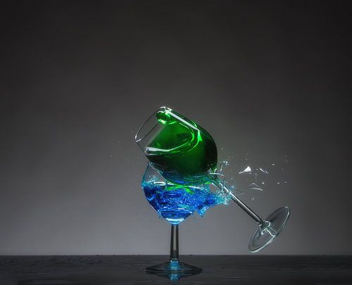 Shattered Glass - Green on Blue